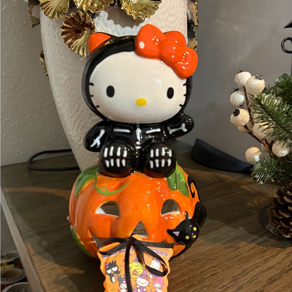 Hello Kitty Halloween Decor in Black and Orange
